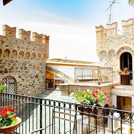 Residenza L'antico Borgo Hotel 4*